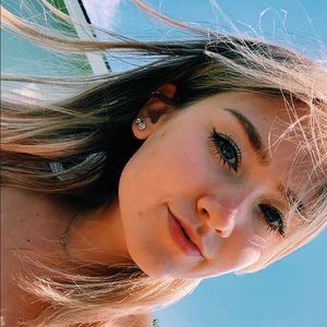 Meet your Posher, Lexi